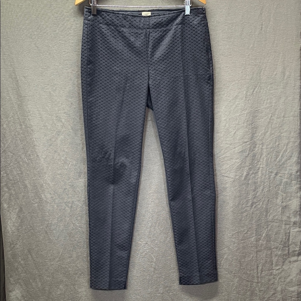 Ecru Textured Ankle Pants in Gray‎